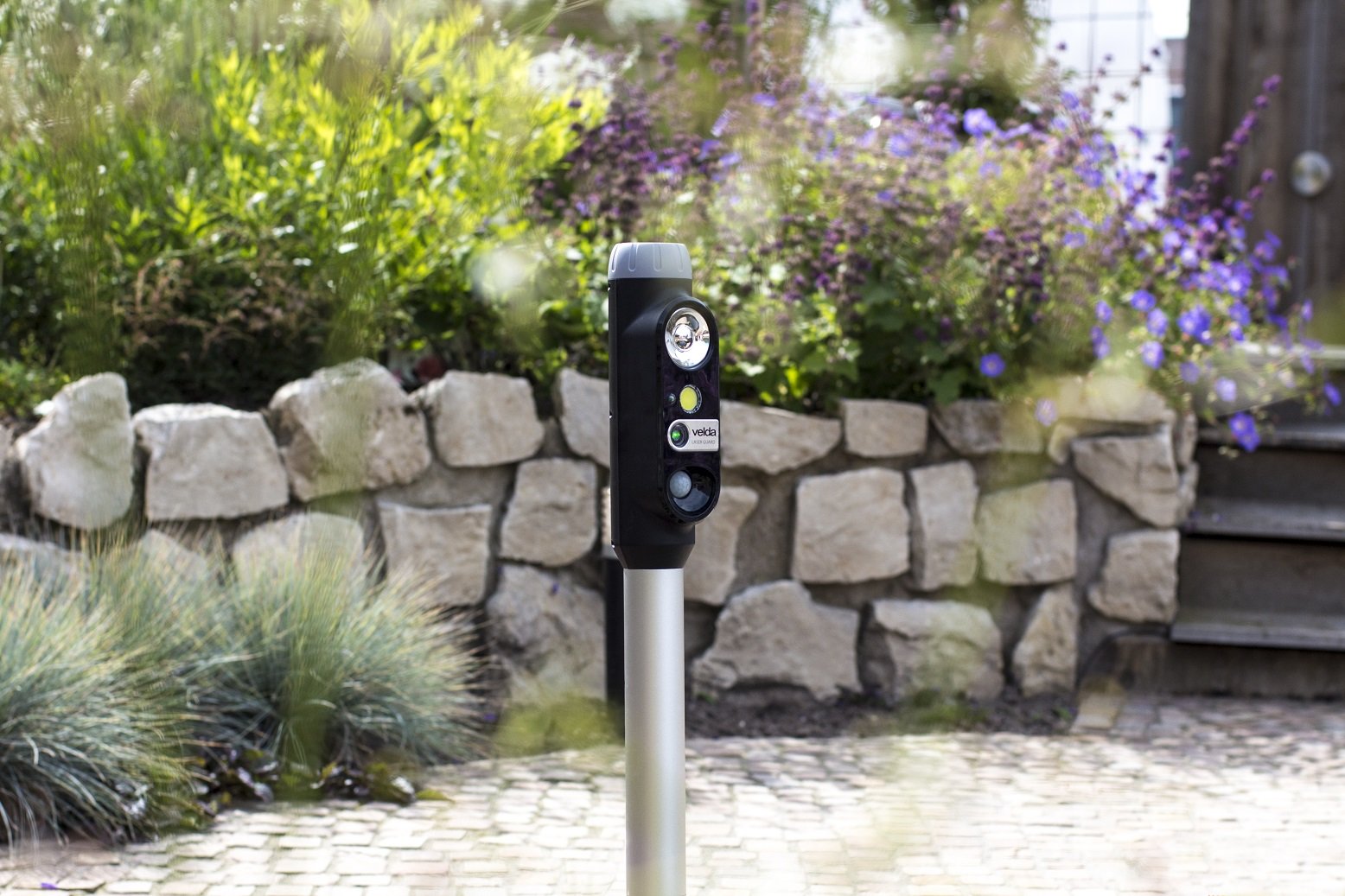 velda-pond-guard-shuffle-128062-teichschutz-mit-bewegungsmelder-lichtblitz-und-u image 4