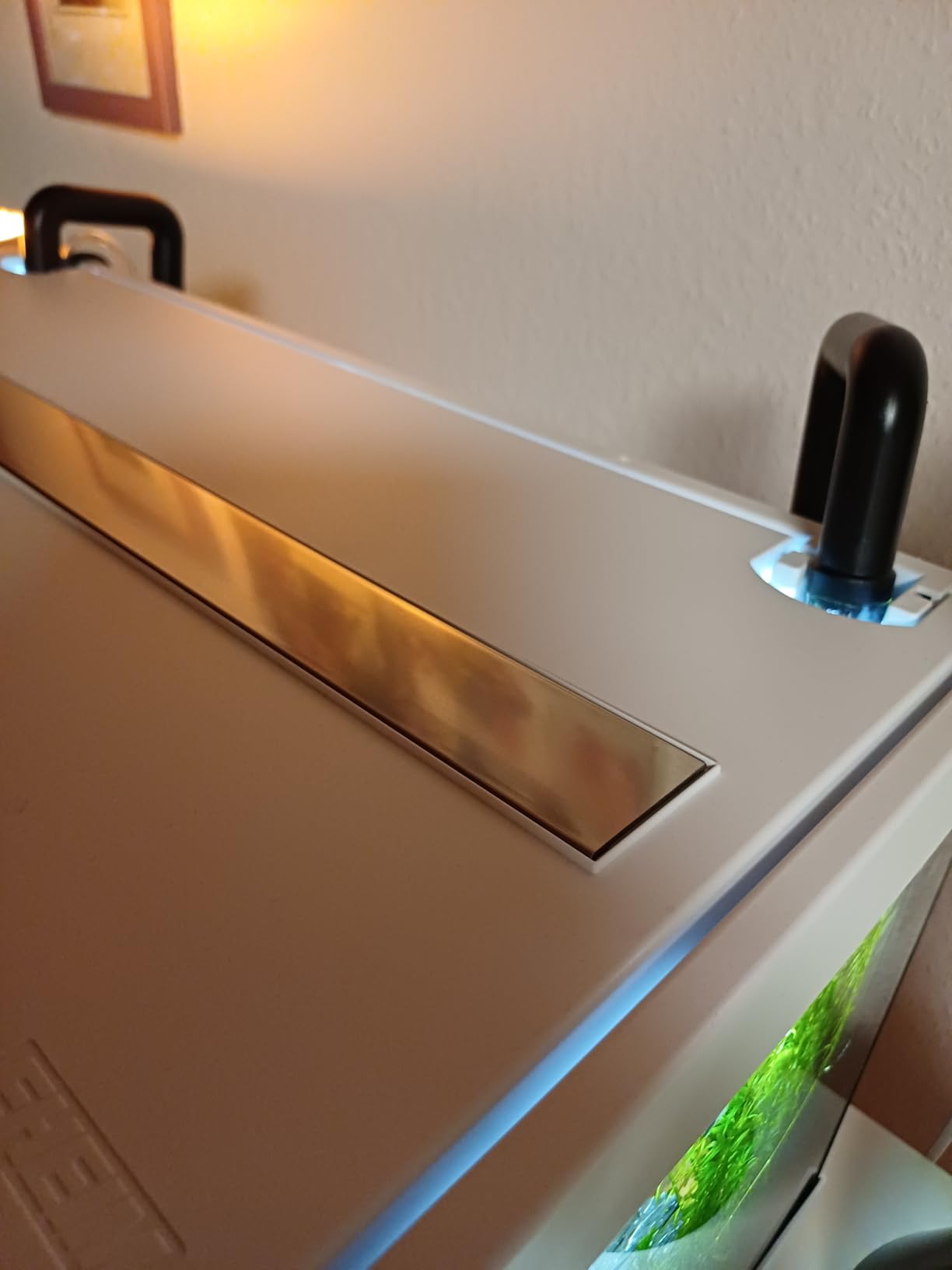 Kristallklares Wasser im 80er Becken